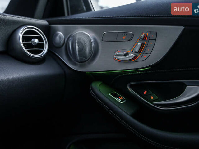 Сірий Мерседес Ц-Клас, об'ємом двигуна 3.98 л та пробігом 57 тис. км за 70500 $, фото 34 на Automoto.ua