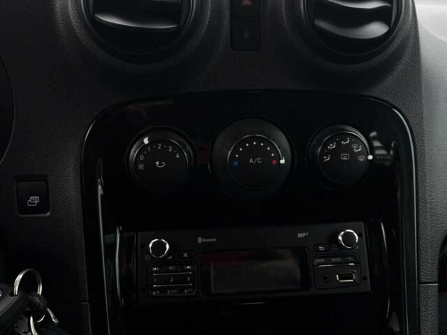 Сірий Мерседес Ц-Клас, об'ємом двигуна 1.5 л та пробігом 156 тис. км за 10999 $, фото 11 на Automoto.ua