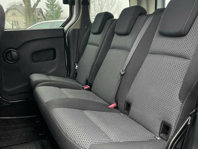 Сірий Мерседес Ц-Клас, об'ємом двигуна 1.5 л та пробігом 156 тис. км за 10999 $, фото 17 на Automoto.ua