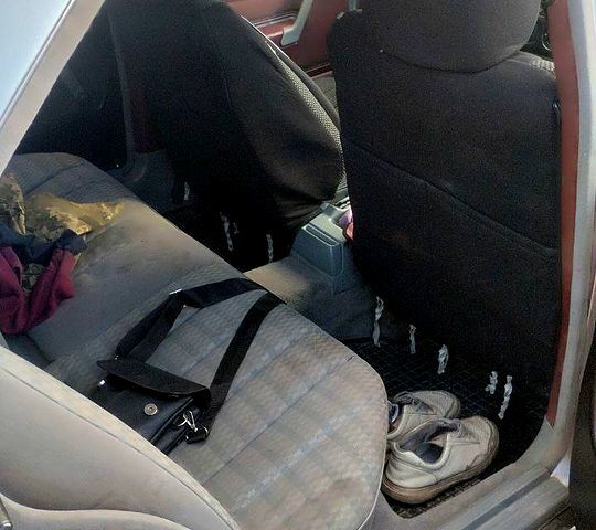 Сірий Мерседес Ц-Клас, об'ємом двигуна 2 л та пробігом 200 тис. км за 1800 $, фото 6 на Automoto.ua