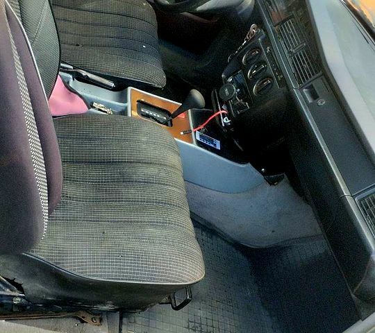 Сірий Мерседес Ц-Клас, об'ємом двигуна 2 л та пробігом 200 тис. км за 1800 $, фото 5 на Automoto.ua