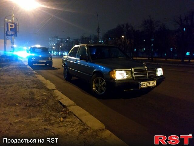 Серый Мерседес Ц-Класс, объемом двигателя 2 л и пробегом 470 тыс. км за 1500 $, фото 3 на Automoto.ua