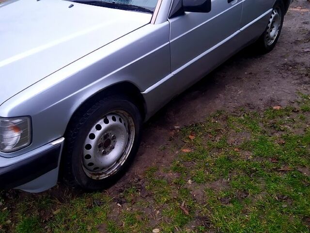 Серый Мерседес Ц-Класс, объемом двигателя 2 л и пробегом 200 тыс. км за 2200 $, фото 4 на Automoto.ua