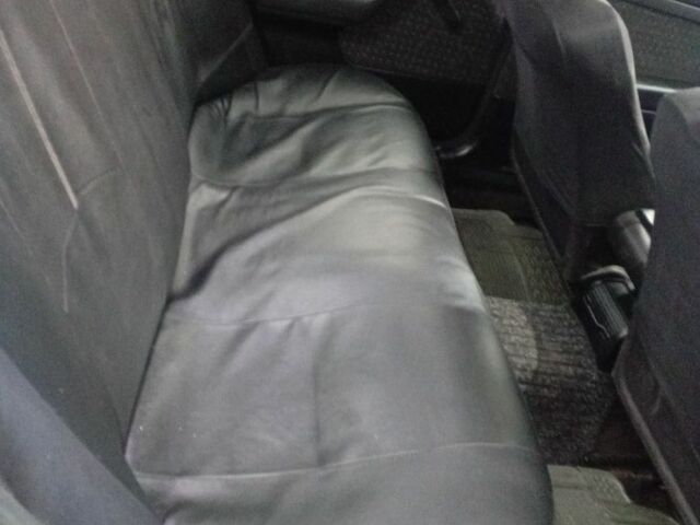 Серый Мерседес Ц-Класс, объемом двигателя 1.8 л и пробегом 500 тыс. км за 1900 $, фото 9 на Automoto.ua