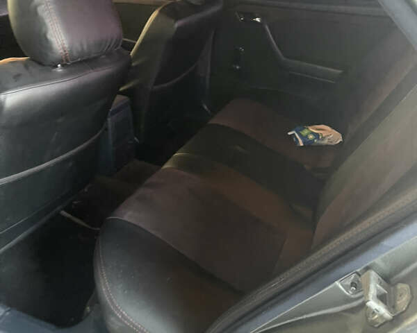 Серый Мерседес Ц-Класс, объемом двигателя 1.8 л и пробегом 400 тыс. км за 2100 $, фото 18 на Automoto.ua