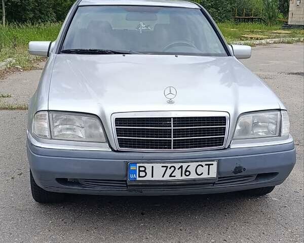 Сірий Мерседес Ц-Клас, об'ємом двигуна 2.8 л та пробігом 450 тис. км за 1700 $, фото 2 на Automoto.ua