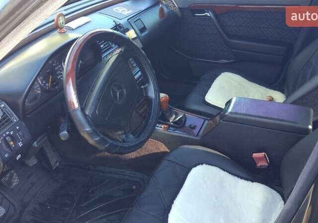 Сірий Мерседес Ц-Клас, об'ємом двигуна 2 л та пробігом 268 тис. км за 3150 $, фото 8 на Automoto.ua