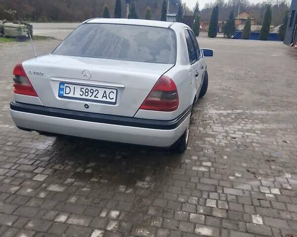 Серый Мерседес Ц-Класс, объемом двигателя 1.8 л и пробегом 590 тыс. км за 1450 $, фото 5 на Automoto.ua