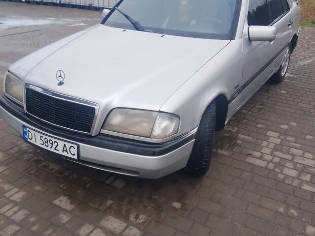 Серый Мерседес Ц-Класс, объемом двигателя 1.8 л и пробегом 500 тыс. км за 1600 $, фото 7 на Automoto.ua