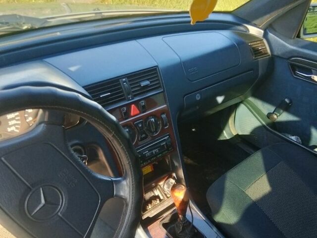 Мерседес Ц-Класс 1995 в Яворове на Automoto.ua Серый Мерседес Ц-Класс, объемом двигателя 1.8 л и пробегом 600 тыс. км за 2200 $, фото 1 на Automoto.ua