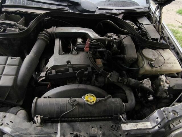 Серый Мерседес Ц-Класс, объемом двигателя 1.8 л и пробегом 330 тыс. км за 1500 $, фото 3 на Automoto.ua