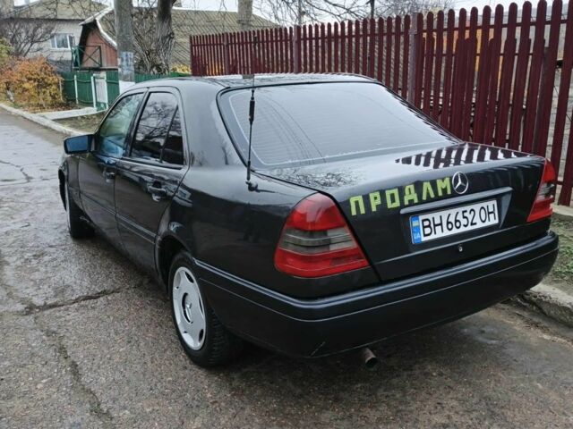 Сірий Мерседес Ц-Клас, об'ємом двигуна 1.8 л та пробігом 230 тис. км за 1600 $, фото 2 на Automoto.ua