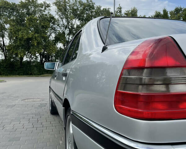 Сірий Мерседес Ц-Клас, об'ємом двигуна 1.8 л та пробігом 420 тис. км за 2900 $, фото 3 на Automoto.ua