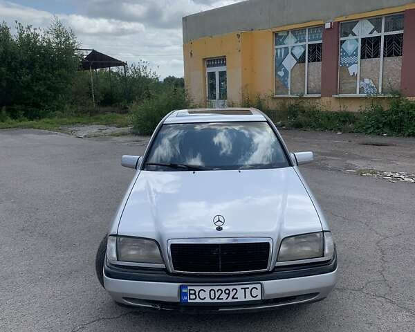 Сірий Мерседес Ц-Клас, об'ємом двигуна 1.8 л та пробігом 600 тис. км за 2200 $, фото 1 на Automoto.ua