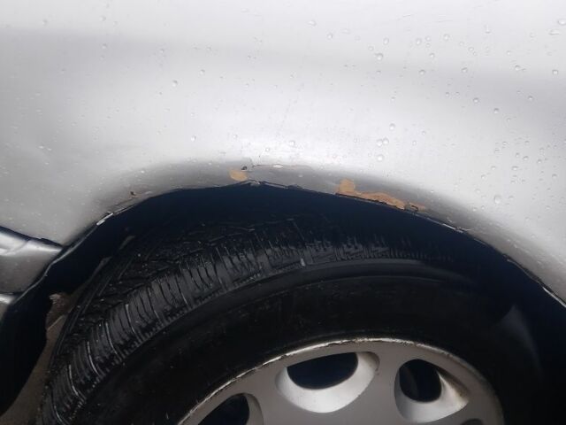 Серый Мерседес Ц-Класс, объемом двигателя 1.8 л и пробегом 500 тыс. км за 1600 $, фото 3 на Automoto.ua