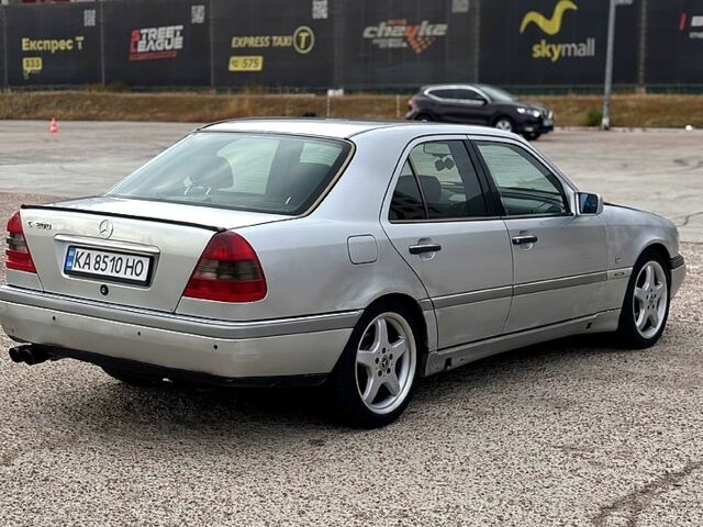 Мерседес Ц-Класс 1995 в Киеве на Automoto.ua Серый Мерседес Ц-Класс, объемом двигателя 2.8 л и пробегом 421 тыс. км за 2900 $, фото 3 на Automoto.ua