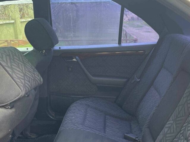 Сірий Мерседес Ц-Клас, об'ємом двигуна 1.8 л та пробігом 3 тис. км за 800 $, фото 1 на Automoto.ua