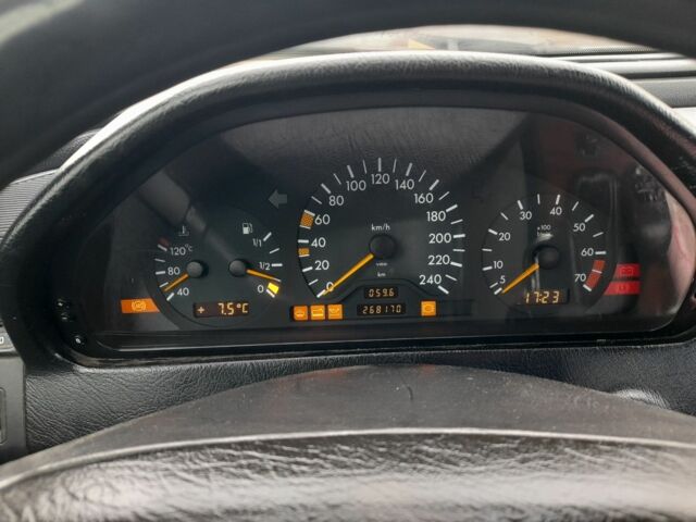 Серый Мерседес Ц-Класс, объемом двигателя 0 л и пробегом 268 тыс. км за 1999 $, фото 5 на Automoto.ua