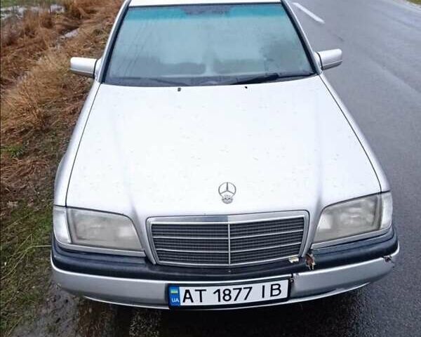 Мерседес Ц-Клас 1996 у Івано-Франківську на Automoto.ua Сірий Мерседес Ц-Клас, об'ємом двигуна 1.8 л та пробігом 300 тис. км за 2300 $, фото 3 на Automoto.ua