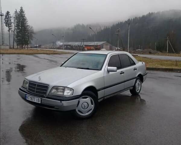Мерседес Ц-Клас 1996 у Івано-Франківську на Automoto.ua Сірий Мерседес Ц-Клас, об'ємом двигуна 1.8 л та пробігом 300 тис. км за 2300 $, фото 2 на Automoto.ua