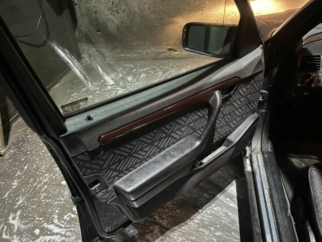 Сірий Мерседес Ц-Клас, об'ємом двигуна 1.8 л та пробігом 240 тис. км за 1350 $, фото 9 на Automoto.ua