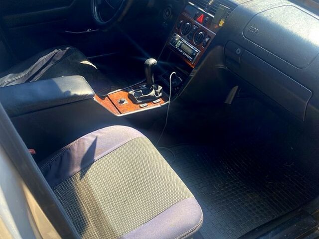 Серый Мерседес Ц-Класс, объемом двигателя 2 л и пробегом 200 тыс. км за 1600 $, фото 1 на Automoto.ua