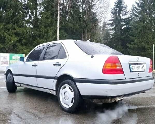 Мерседес Ц-Клас 1996 у Івано-Франківську на Automoto.ua Сірий Мерседес Ц-Клас, об'ємом двигуна 1.8 л та пробігом 300 тис. км за 2300 $, фото 5 на Automoto.ua