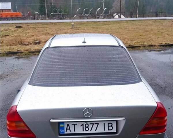 Мерседес Ц-Клас 1996 у Івано-Франківську на Automoto.ua Сірий Мерседес Ц-Клас, об'ємом двигуна 1.8 л та пробігом 300 тис. км за 2300 $, фото 1 на Automoto.ua