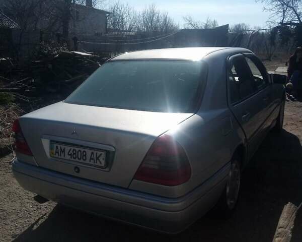 Сірий Мерседес Ц-Клас, об'ємом двигуна 2.3 л та пробігом 150 тис. км за 3000 $, фото 1 на Automoto.ua