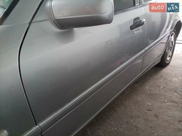 Серый Мерседес Ц-Класс, объемом двигателя 1.8 л и пробегом 306 тыс. км за 3700 $, фото 8 на Automoto.ua