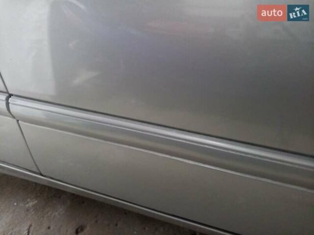 Серый Мерседес Ц-Класс, объемом двигателя 1.8 л и пробегом 306 тыс. км за 3700 $, фото 3 на Automoto.ua