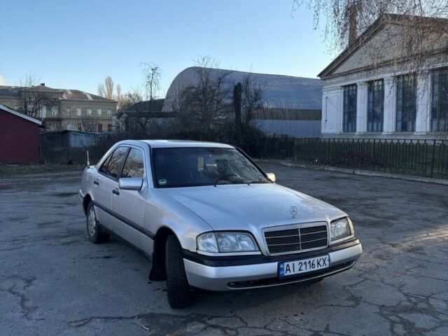 Сірий Мерседес Ц-Клас, об'ємом двигуна 2.2 л та пробігом 360 тис. км за 2500 $, фото 1 на Automoto.ua