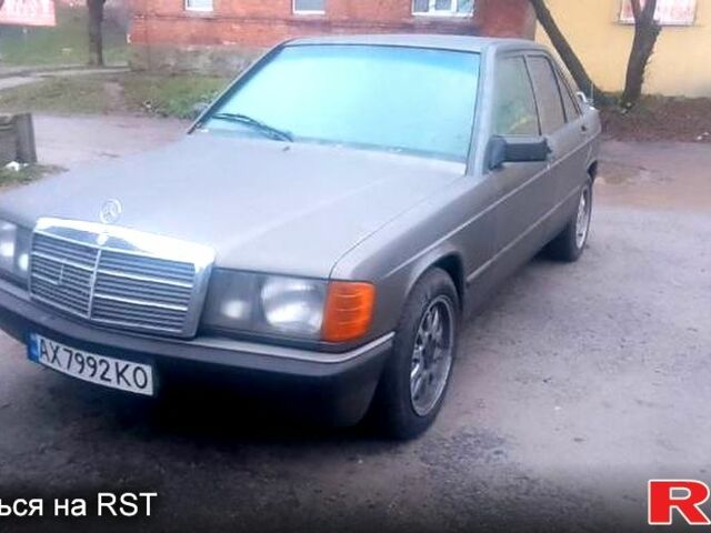 Серый Мерседес Ц-Класс, объемом двигателя 2 л и пробегом 460 тыс. км за 2000 $, фото 3 на Automoto.ua