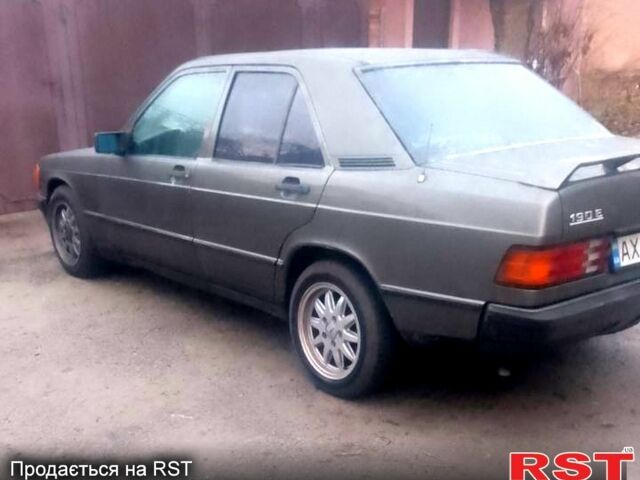 Серый Мерседес Ц-Класс, объемом двигателя 2 л и пробегом 460 тыс. км за 2000 $, фото 1 на Automoto.ua