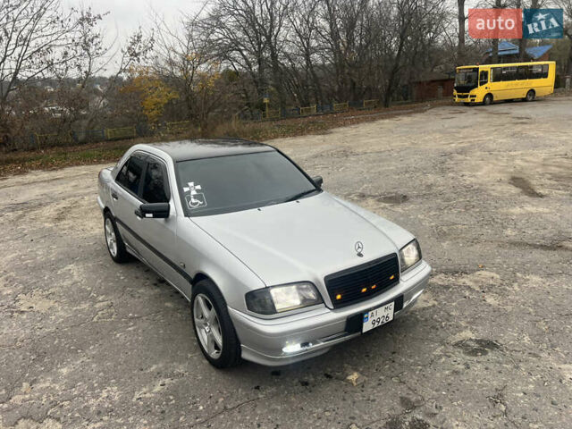 Серый Мерседес Ц-Класс, объемом двигателя 1.8 л и пробегом 296 тыс. км за 3500 $, фото 23 на Automoto.ua