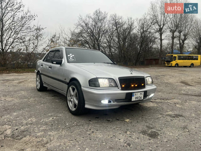 Серый Мерседес Ц-Класс, объемом двигателя 1.8 л и пробегом 296 тыс. км за 3500 $, фото 22 на Automoto.ua