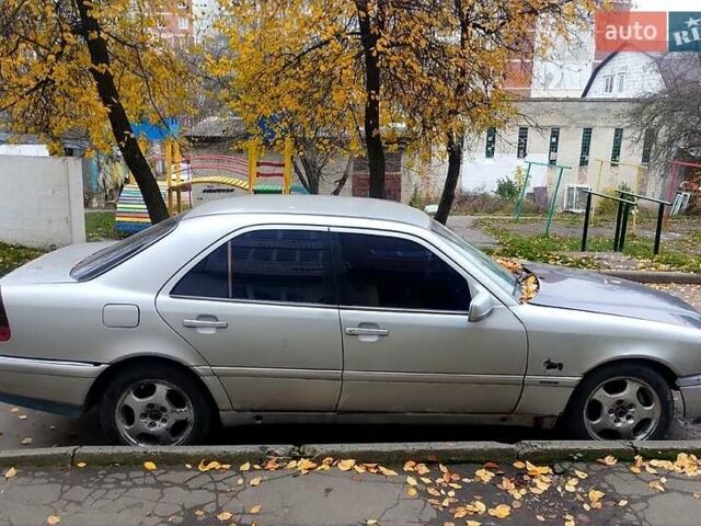 Сірий Мерседес Ц-Клас, об'ємом двигуна 2.8 л та пробігом 480 тис. км за 3315 $, фото 8 на Automoto.ua