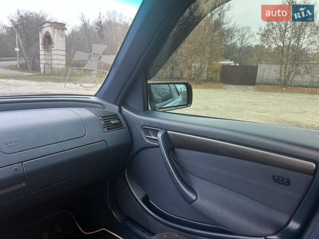 Серый Мерседес Ц-Класс, объемом двигателя 1.8 л и пробегом 296 тыс. км за 3500 $, фото 31 на Automoto.ua