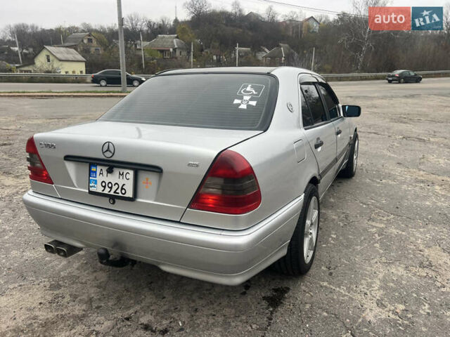 Серый Мерседес Ц-Класс, объемом двигателя 1.8 л и пробегом 296 тыс. км за 3500 $, фото 15 на Automoto.ua