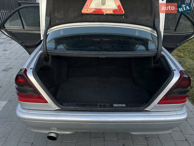 Сірий Мерседес Ц-Клас, об'ємом двигуна 2.8 л та пробігом 279 тис. км за 1999 $, фото 37 на Automoto.ua