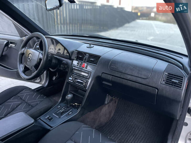 Сірий Мерседес Ц-Клас, об'ємом двигуна 2.8 л та пробігом 279 тис. км за 1999 $, фото 34 на Automoto.ua