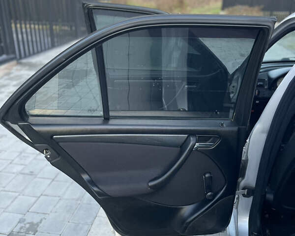 Сірий Мерседес Ц-Клас, об'ємом двигуна 2.8 л та пробігом 279 тис. км за 1999 $, фото 30 на Automoto.ua