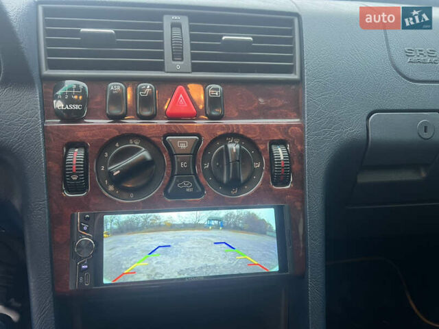 Серый Мерседес Ц-Класс, объемом двигателя 1.8 л и пробегом 296 тыс. км за 3500 $, фото 33 на Automoto.ua