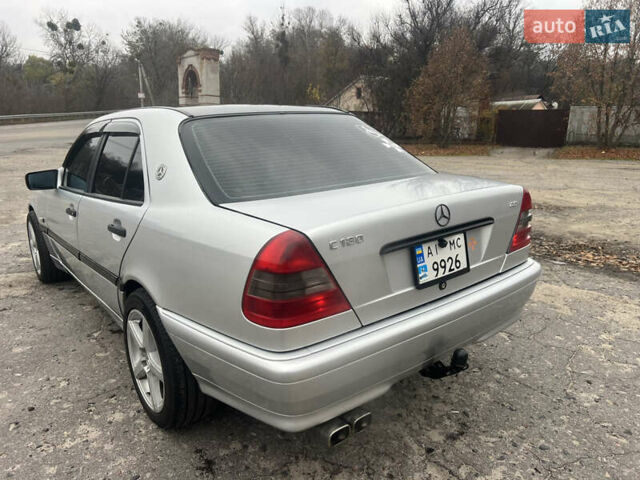 Серый Мерседес Ц-Класс, объемом двигателя 1.8 л и пробегом 296 тыс. км за 3500 $, фото 10 на Automoto.ua