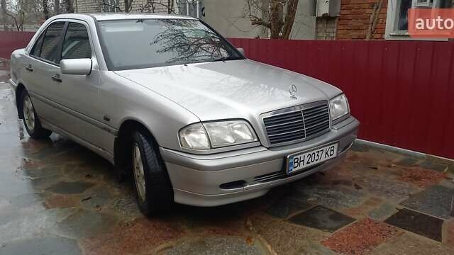 Серый Мерседес Ц-Класс, объемом двигателя 1.8 л и пробегом 50 тыс. км за 3550 $, фото 1 на Automoto.ua