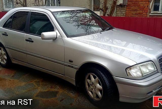 Серый Мерседес Ц-Класс, объемом двигателя 1.8 л и пробегом 5000 тыс. км за 3550 $, фото 8 на Automoto.ua