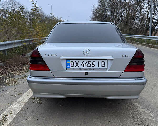 Сірий Мерседес Ц-Клас, об'ємом двигуна 2.2 л та пробігом 278 тис. км за 4800 $, фото 1 на Automoto.ua