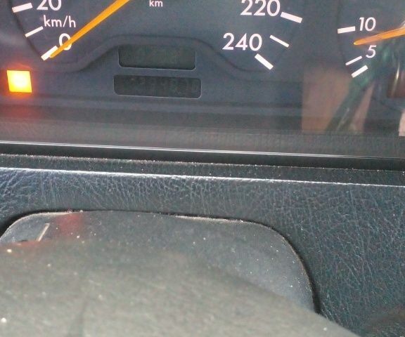 Серый Мерседес Ц-Класс, объемом двигателя 1.8 л и пробегом 3 тыс. км за 3000 $, фото 5 на Automoto.ua