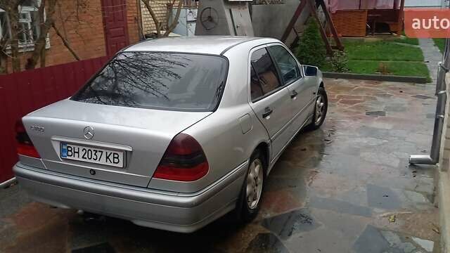 Серый Мерседес Ц-Класс, объемом двигателя 1.8 л и пробегом 50 тыс. км за 3550 $, фото 5 на Automoto.ua