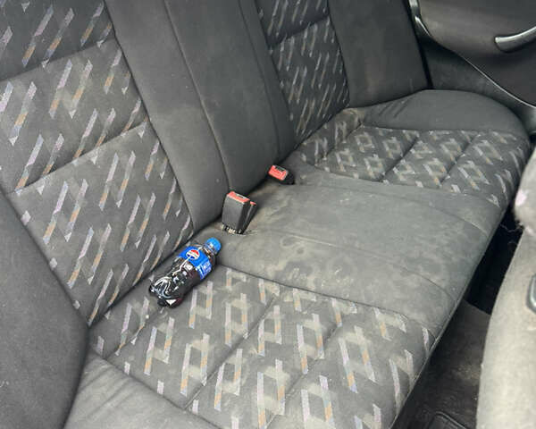 Сірий Мерседес Ц-Клас, об'ємом двигуна 1.8 л та пробігом 300 тис. км за 1650 $, фото 10 на Automoto.ua